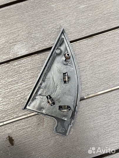 Уголок задней левой двери kia spectra