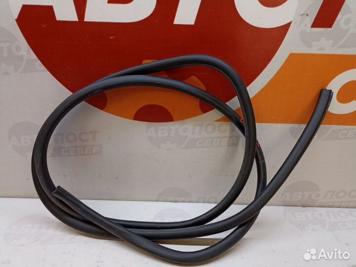 Уплотнитель проема передний левый Volkswagen