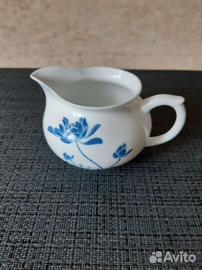 Молочник (сливочник) фарфоровый