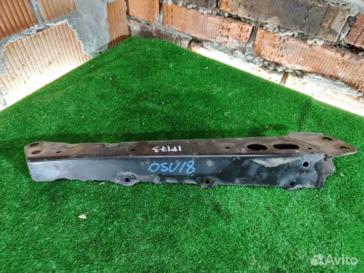 Балка передняя продольная левая Toyota Auris E150