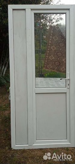 Двери пластиковые со стеклом бу