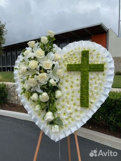 Траурная флористика венок