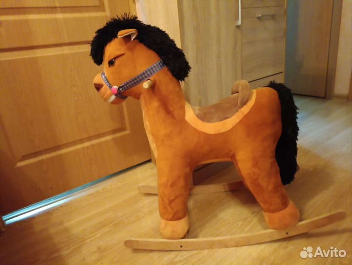 Детская качалка лошадь