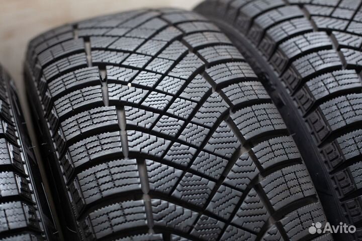 Pirelli Ice Zero FR 205/60 R16 96T