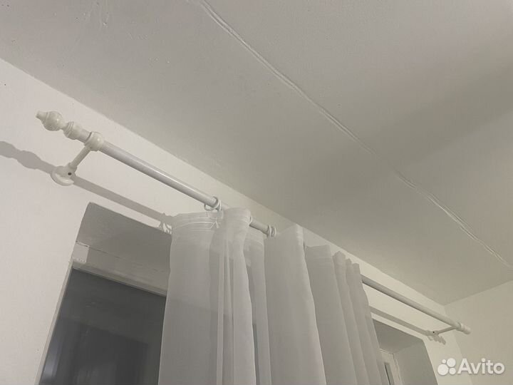 Карниз с тюлью