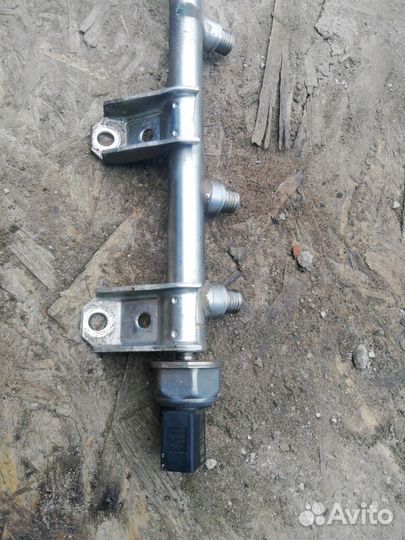 Рампа топливная с датчиком бмв BMW e60 n54