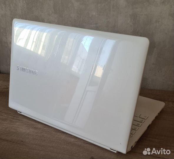 Ноутбук Samsung, i3,8GB Ram, SSD 120+HDD500,Nvidia