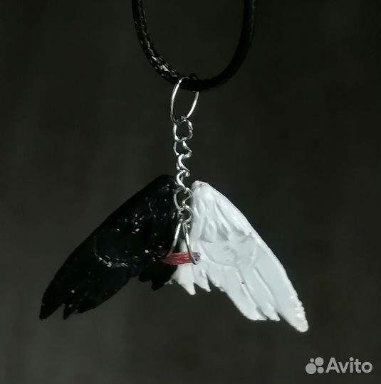 Подвеска крылья черно белые Good Omens