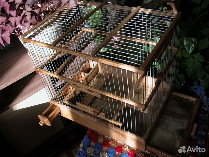 Клетка для птиц из дерева