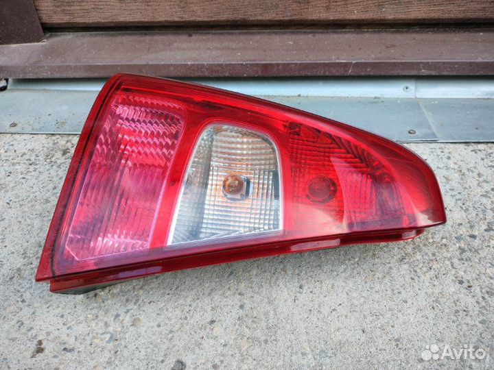 Фонарь задний левый Renault Logan седан 1.6 K7M