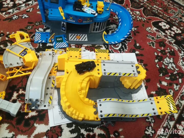 Парковка Mobicaro полицейский и строительный участ