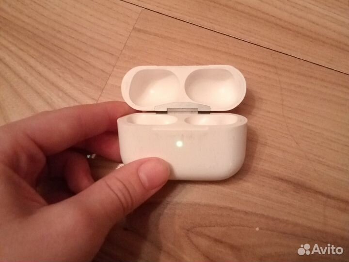 Контейнер для наушников