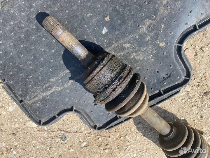 Полуось (привод) передний правый Kia Sportage