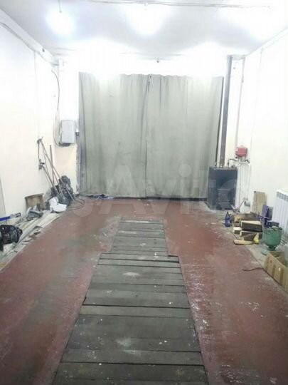 Гараж, > 30 м²