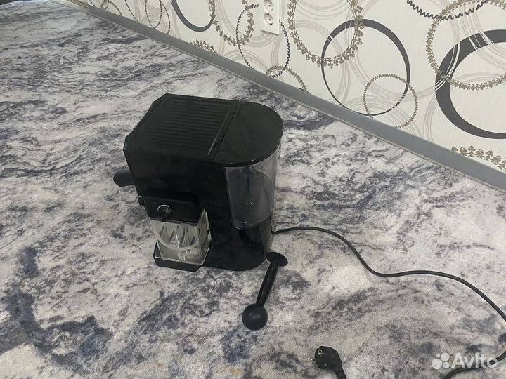 Кофеварка Redmond RCM-1512 с авто капучинатором