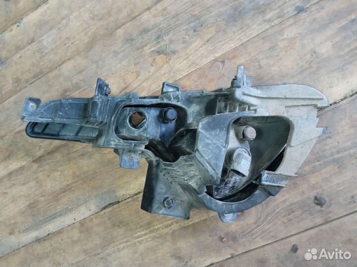 Противотуманная фара правая кia sportaeg