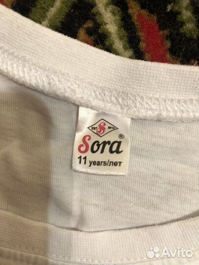 Белые рубашки 2 шт и 1 футболка для девочки