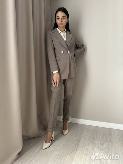Костюм женский