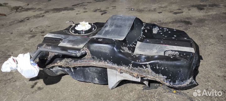 Топливный бак Lancer X