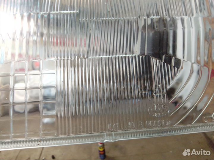 Стекло фары 2105 правое