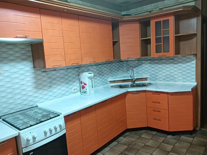 3-к. квартира, 58 м², 2/5 эт.