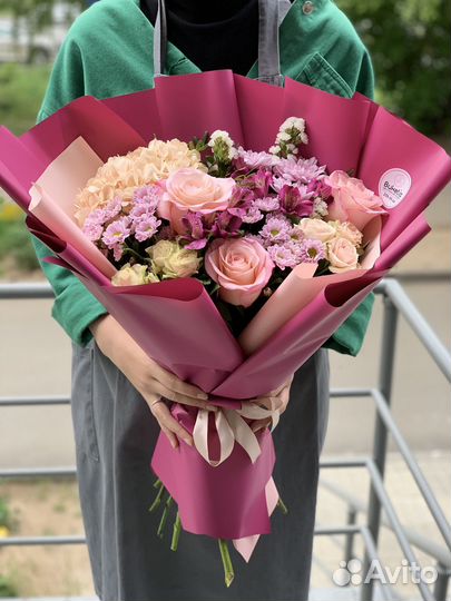 Букеты из живых цветов с доставкой, хризантем, роз