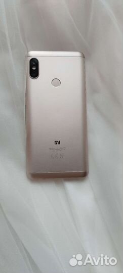 Xiaomi Redmi Note 5, 3/32 ГБ