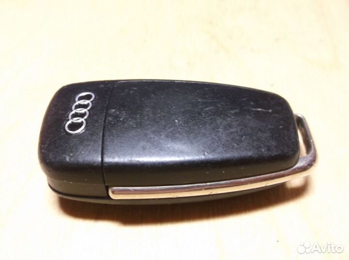 8P0 837 220 выкидной чип ключ Audi