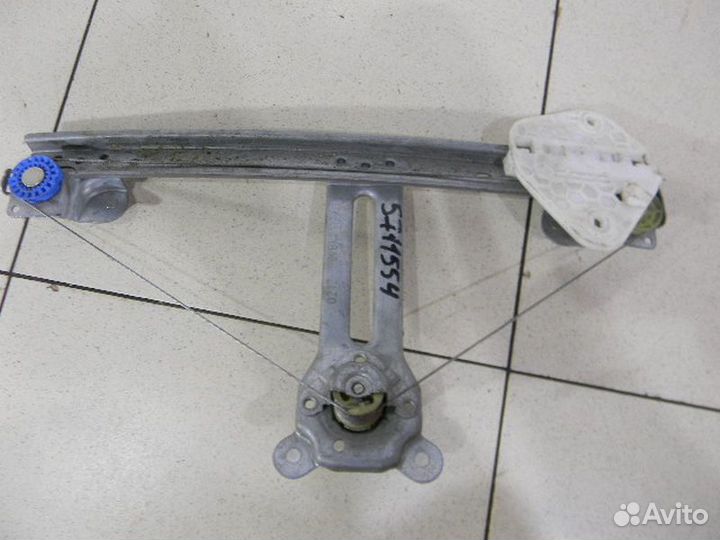 Стеклоподъемник механический задний левый