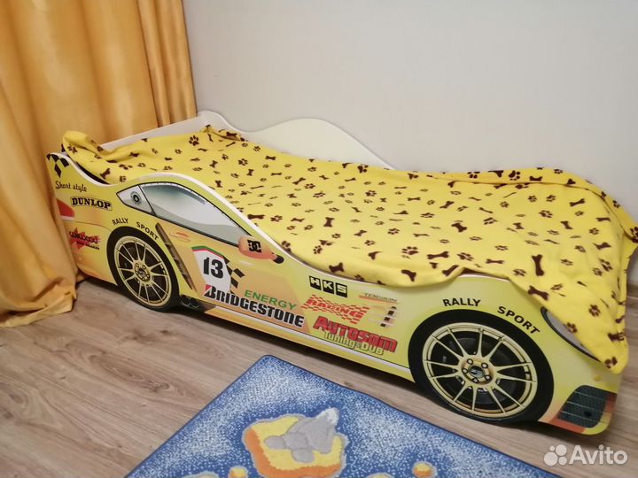 Детская кровать-машина