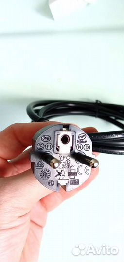 Кабель питания 1.8M