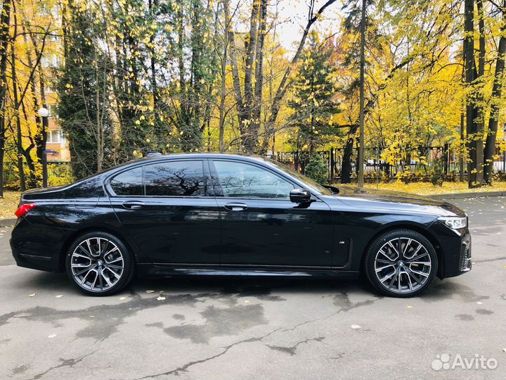 Диски 817 стиль R20 на BMW 7 G12 G11 G30 G31