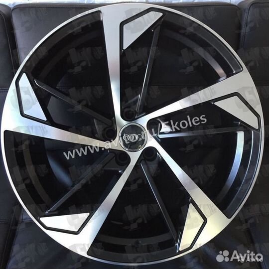 Новый комплект дисков на Audi Q7 R21