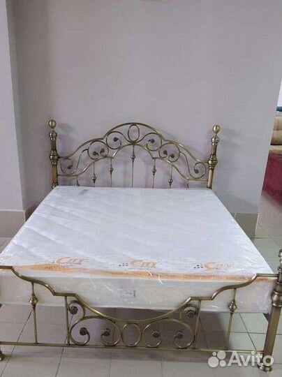 Кровать двухспальная