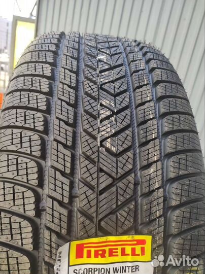 Pirelli Scorpion Winter 285/45 R20