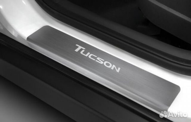 Накладки на пороги с логотипом в наличии