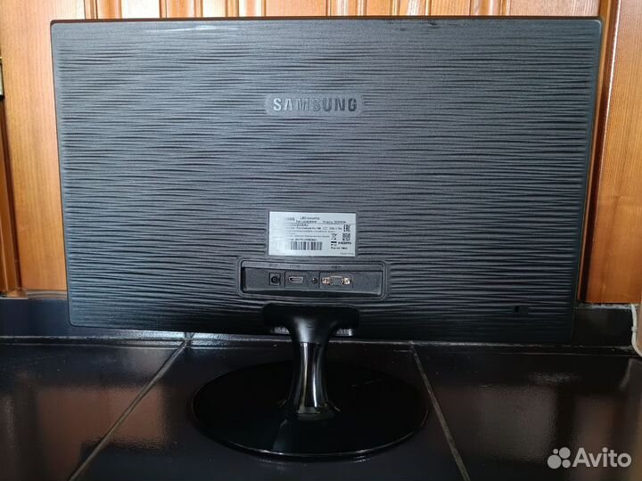 Монитор для компьютера Samsung 24 дюйма S24D300H 6