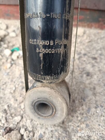 Задний амортизатор