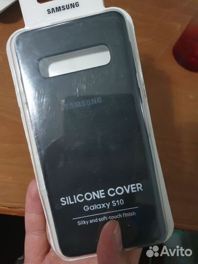 Чехол на Samsung galaxy s10. 2 разных