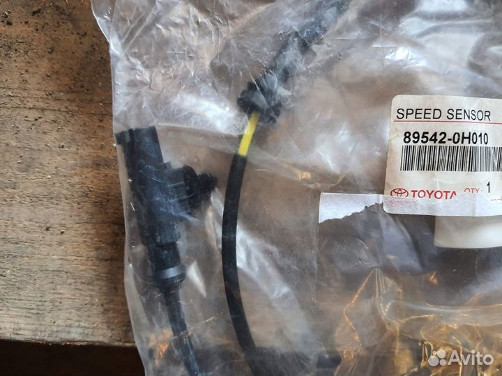 Оригина датчик абс перед правый Toyota 89542-0H010