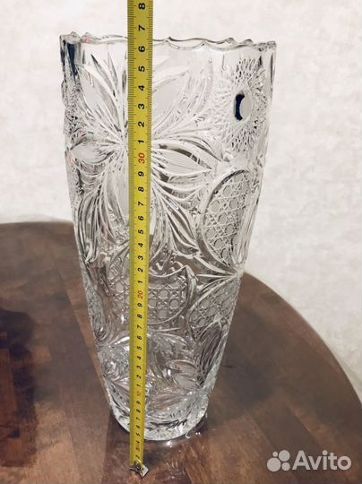Большая хрустальная ваза для цветов