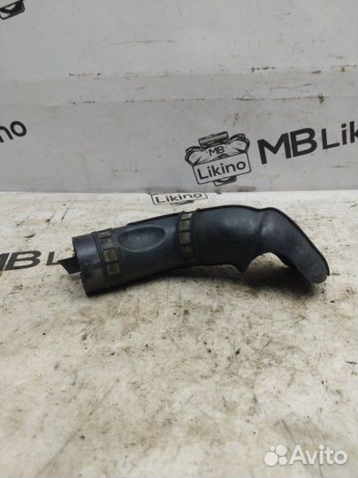 Патрубок воздушного фильтра Jeep Grand Cherokee