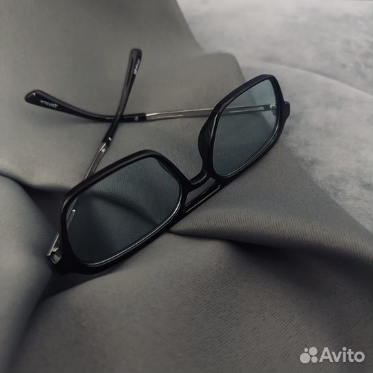 Очки с голубыми стеклами