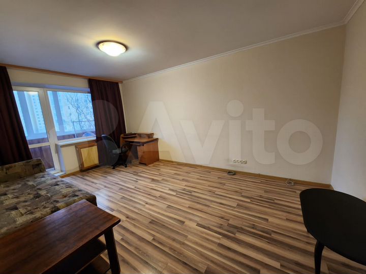 2-к. квартира, 55 м², 4/10 эт.
