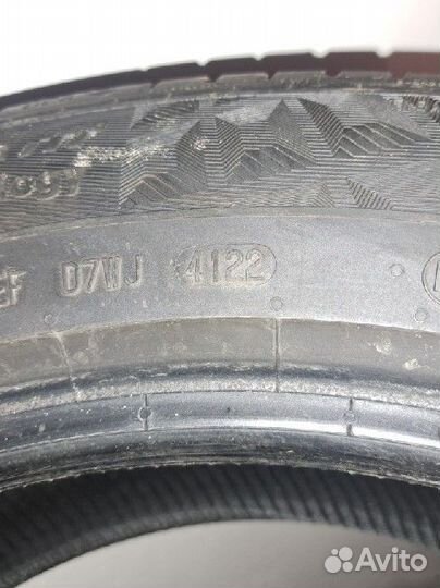 Continental UltraContact 225/55 R19 99V