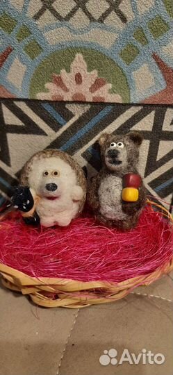 Значки,броши ручной работы ёжик и мишка