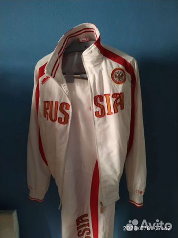 Спортивный костюм