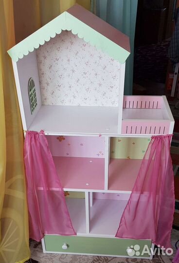 Большой кукольный домик