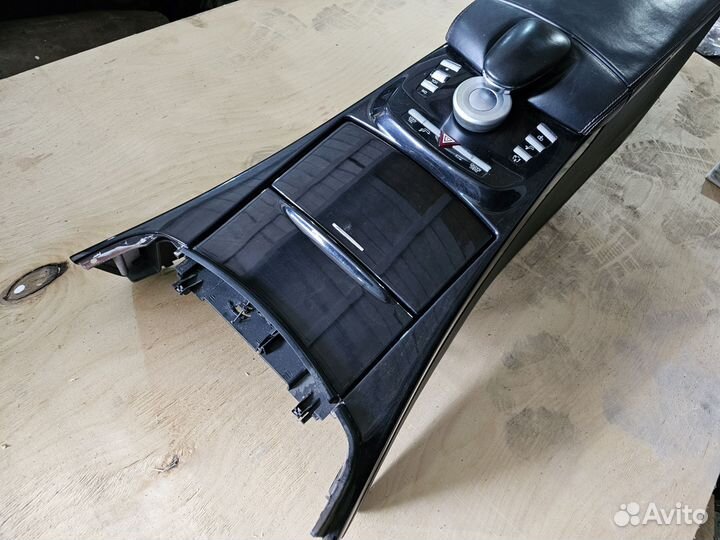 Центральный подлокотник Mercedes W221 рест