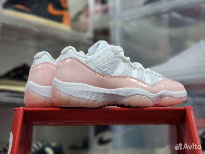 Кроссовки Air Jordan 11 Low wmns Legend Pink